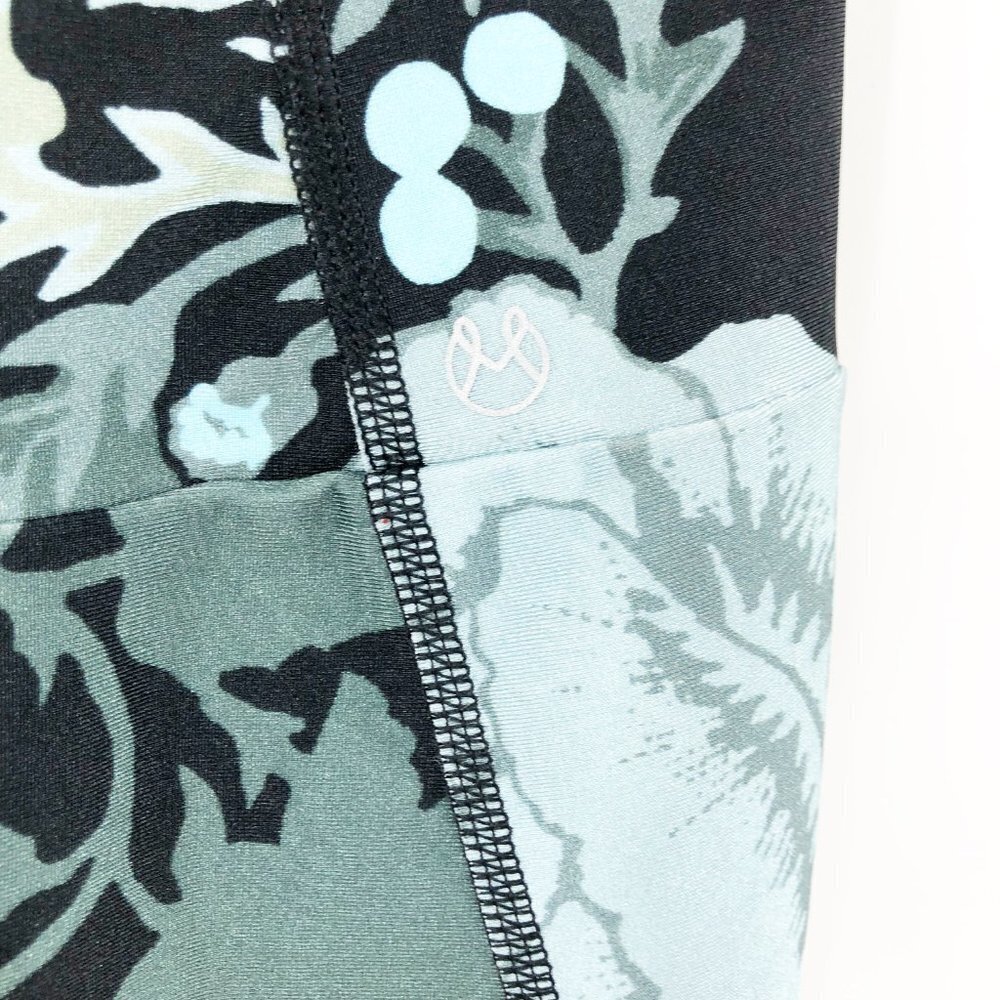 Maaji Dazeful Floral Black And Green Floral Leggings Activewear Small — image 3 of 5